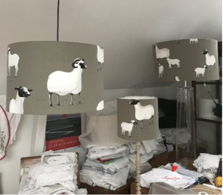 20251201 abat-jour-un-bruit-qui-court.png, déc. 2025